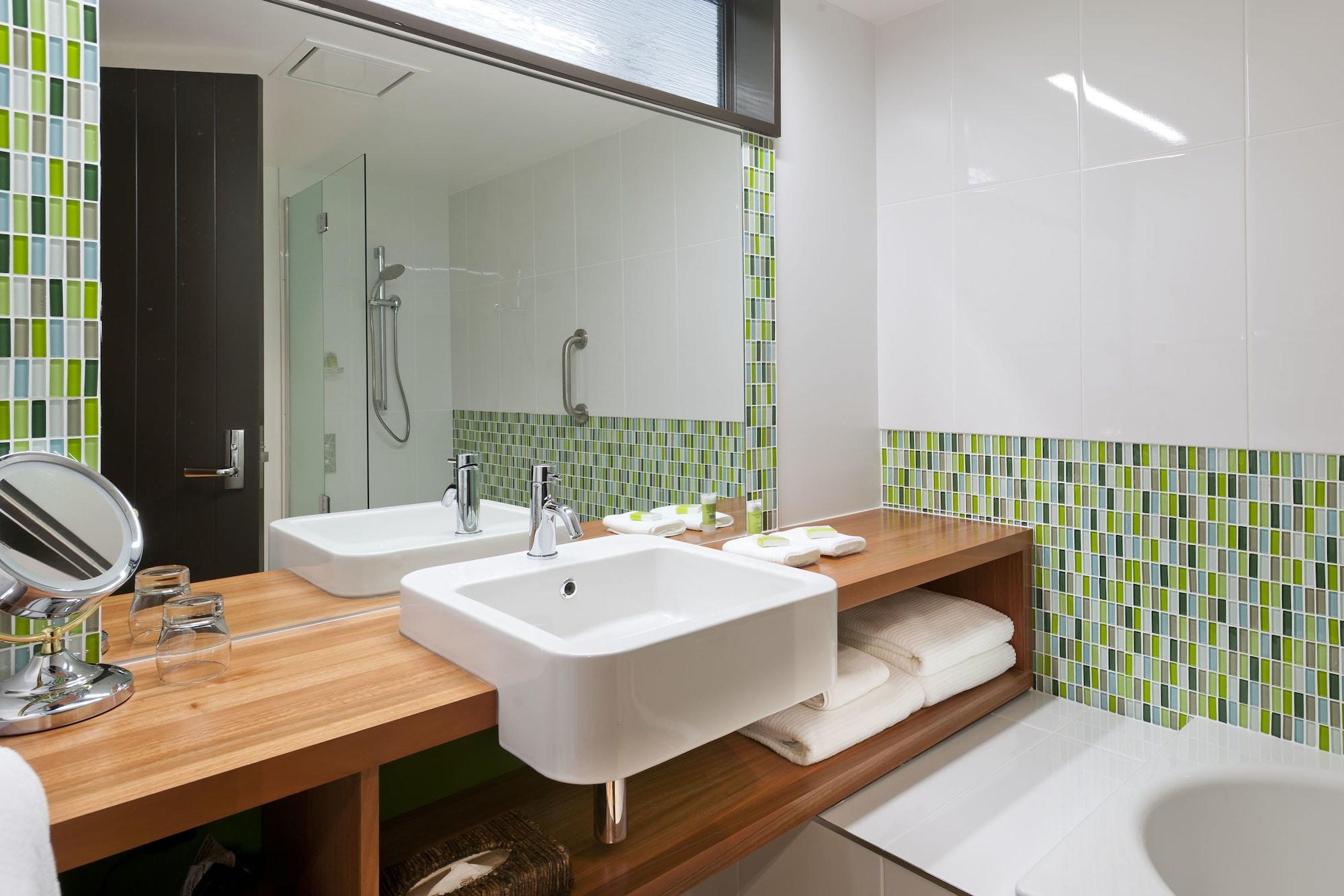 Legacy Te Waonui Hotel פרנץ ג'וזף מראה חיצוני תמונה