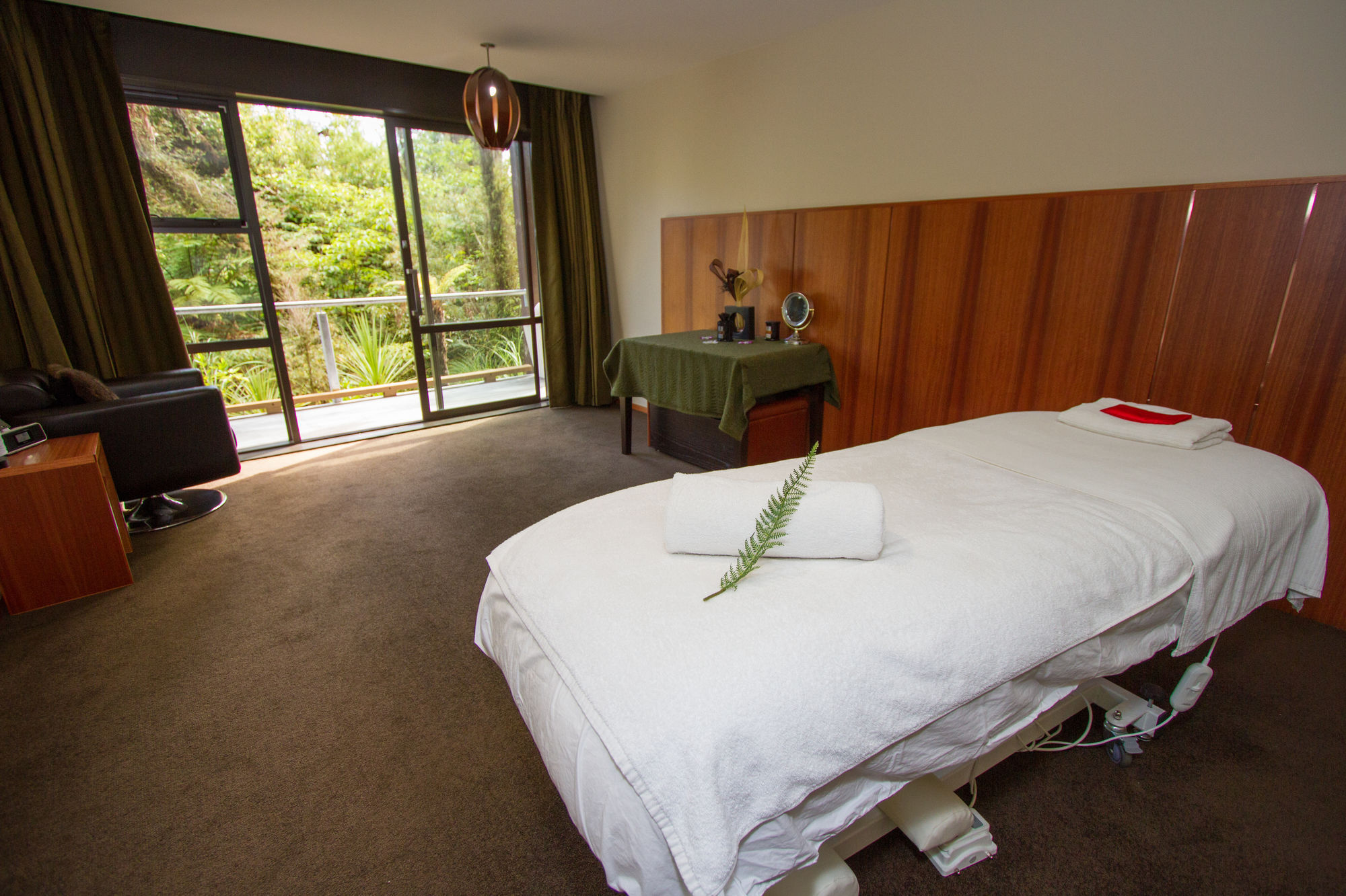 Legacy Te Waonui Hotel פרנץ ג'וזף מראה חיצוני תמונה